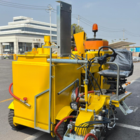 Machine de marquage routier thermoplastique autopropulsée Roadshine à moteur, réservoir de peinture 180L, puissance 32,5 kW, faible consommation