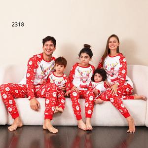 Pigiama di natale con stampa a strisce bianche rosse abiti abbinati per famiglia - Product Image 5