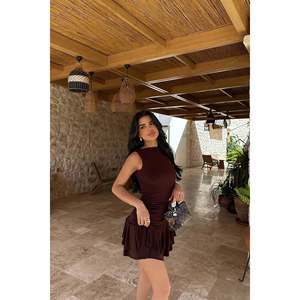 Robe Courte Jacie Marron Style Vintage Élégant pour Soirée avec Fermeture Éclair Décorative Tailles XS-XL en Spandex Couleur Unie Col Carré Idéale pour les Journées Printanières - Product Image 2