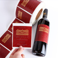 Étiquette de boisson en vinyle rouge imperméable autocollante avec logo en feuille d'or personnalisé par le fabricant