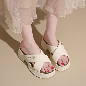 Sandalias de playa deslizantes suaves y duraderas a la moda de tacón alto antideslizante de verano, Zapatillas de casa para mujer y mujer, novedad de 2000 - Product Image 3