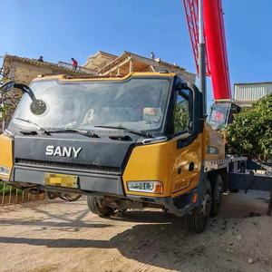 Performances Élevées pour Grue Mobile sur Camion STC500C5-8 PRO MAX Capacité 50 Tonnes pour Levage Lourd Polyvalent - Product Image 1