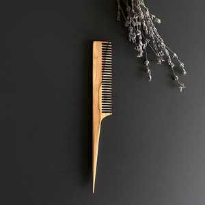 หวีไม้ทำมือ วัสดุธรรมชาติ น้ำหนักเบา และเหมาะสำหรับการดูแลเครา ผม และหนังศีรษะ - Product Image 6