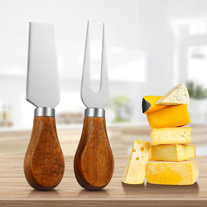 Ensemble d'outils à fromage en acier inoxydable avec manche en bois d'acacia, comprenant trancheuse, râpe, couteaux à <span class=keywords><strong>beurre</strong></span>, coupe-gâteau et couteau à fromage, populaire pour <span class=keywords><strong>la</strong></span> <span class=keywords><strong>cuisine</strong></span> - Product Image 2
