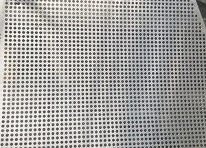 Tôle perforée en alliage d'aluminium, motif de trous personnalisé 2-10 mm, design de trous ronds, carrés ou fendus <span class=keywords><strong>pour</strong></span> la décoration et la filtration - Product Image 3