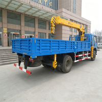 Grue montée sur camion de 7 tonnes, hauteur de levage maximale de 15 m, rotation hydraulique à 360 degrés, grue mobile de construction