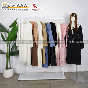 Maglione Vintage a Maniche Lunghe da Donna KungFu KingAAA, Abbigliamento Casual Autunnale di Seconda Mano - Product Image 3