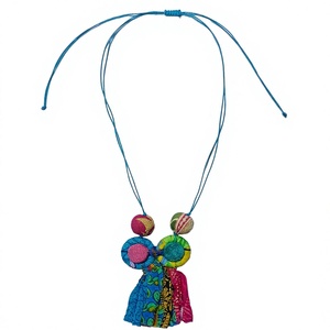 Collar de Estilo Bohemio Hecho a Mano con Borlas, Cuentas de Tela Coloridas, Imitación de Perlas en Forma de Bola, Chapado en Oro, Ecológico - Product Image 1