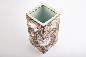 Jarrón Cuadrado de Porcelana Estilo Japonés Rinpa Ko-Imari para Arreglos Florales, Obra de Arte Vibrante Pintada a Mano, Regalo Artesanal de Madera P40 - Product Image 4