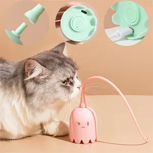 Mainan tongkat kucing elektrik 2 In 1, mainan pengasah ekor silikon interaktif isi ulang USB untuk kucing dalam ruangan