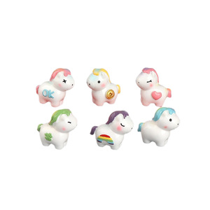 Figura Decorativa de Pony Pintado con Diseño de Arcoíris para el Año Nuevo, <span class=keywords><strong>Miniatura</strong></span> para Manualidades, Adorno para Casa de Muñecas de Resina, Mini Coche y Escritorio - Product Image 5