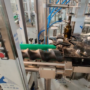 Machine de mise en bouteille pour la production de gin à petite échelle, machine de remplissage de bouteilles de vodka/whisky/liqueur/spiritueux - Product Image 1