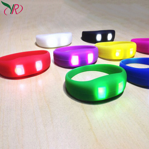 Pulseras Inteligentes con Luces LED Activadas por Sonido para Fiestas de Año Nuevo, Pulseras Luminosas para Conciertos - Product Image 4