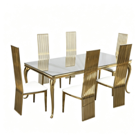 Table de salle à manger extérieure moderne, structure en acier inoxydable doré, plateau en verre trempé, mobilier de banquet pour mariages et événements hôteliers