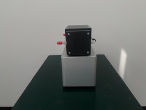 Pompe à diaphragme résistante à la corrosion JM480, 35 L/min, vide ultime de 8 mbar, sans entretien pour l'entretien en laboratoire - Product Image 3
