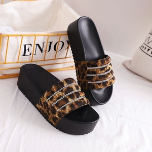 Sandales à talons hauts pour femmes, pantoufles de grande taille, sandales de diapositives à <span class=keywords><strong>plateforme</strong></span> pour femmes, grain léopard brillant en diamant, nouveau Design - Product Image 5
