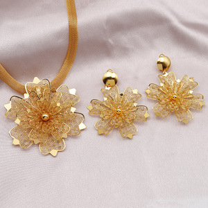 Ensemble de <span class=keywords><strong>bijoux</strong></span> plaqué <span class=keywords><strong>or</strong></span> de Dubaï, ensembles de <span class=keywords><strong>bijoux</strong></span> en <span class=keywords><strong>or</strong></span> 24 carats pour femmes, ensembles de <span class=keywords><strong>bijoux</strong></span> en <span class=keywords><strong>or</strong></span> <span class=keywords><strong>18</strong></span> carats tendance - Product Image 4