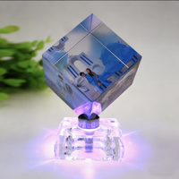 Cube en cristal gravé au laser 3D personnalisable multifonctionnel de haute qualité HBL, cube carré en verre vierge rotatif à 360 degrés avec impression UV