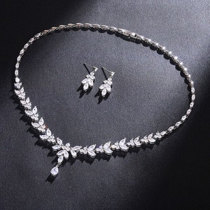 Orecchini Placcati Oro con Diamanti Sintetici Taglio Marquise, Gioielli Classici da Sposa per Donna E4395 - Product Image 3