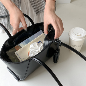 Wholesale Light Luxury Minimalist Women Tote <b>Bags</b> Stylish Fixed Underarm <b>Bags</b> <b>Long</b> Handle Shoulder Handbags - Product Image 2