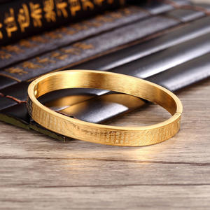 Pulsera de titanio y acero para hombre y mujer, brazalete de oro personalizado con grabado de <span class=keywords><strong>budismo</strong></span>, Sutra, platino, Unisex, hecho en China, 2022 - Product Image 3