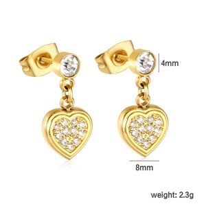 Boucles d'oreilles pendantes tendance en acier inoxydable plaqué or 18 carats avec zircon en forme de cœur pour femme, étanches et stylées - Product Image 2