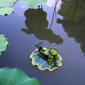 कस्टम रेज़िन मेंढक मूर्ति आउटडोर गार्डन स्विमिंग पूल फ्लोट्स शिल्प के लिए कलात्मक फ्लोटिंग तालाब सजावट - Product Image 6