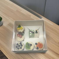 Boîte d'emballage de gâteau à bento en carton personnalisé 4 6 12 trous à quantité minimale de commande bas avec couvercle transparent en PET pour biscuits boîte d'emballage de dessert cupcake
