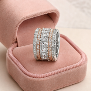 Anello con Design Geometrico Ovale e Texture per Donne - Product Image 6