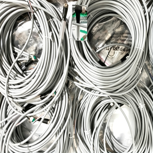 Cable conector hembra Pepperl+<span class=keywords><strong>Fuchs</strong></span> V3 V31-GM-5M-PUR V31-WM-2M-PVC original importado en stock - Product Image 1