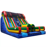 Chine toboggan gonflable de mur de roche gonflable toboggan sec double voie avec parcours d'obstacles pour adultes