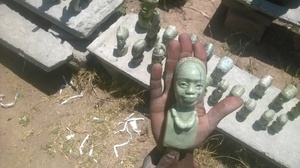 Venta al por mayor de tallados en madera africanos de la marca Chisel, estilo Art Deco y Pop Art, hechos a mano en Zimbabue, estatuas artesanales de madera natural para exportación. - Product Image 3