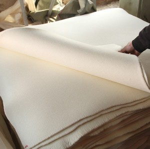 Tissu industriel en laine 100% à haute densité Feutre de laine de mouton poli blanc fin tricoté Absorption d'huile électrique mécanique - Product Image 1