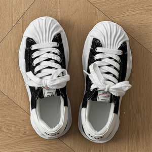 Baskets blanches à bout en forme de coquille, chaussures en toile polyvalentes pour femmes, chaussures à semelle épaisse pour augmenter la taille, chaussures pour hommes - Product Image 2