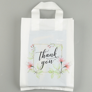 Sacs shopping noirs personnalisés de haute qualité avec logo, fabriqués par l'usine Guangzhou Lefeng, sacs en plastique pour le shopping avec inscription « Merci » - Product Image 6