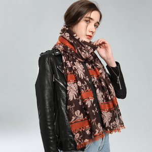 Bufanda Larga Estampada Floral para Mujer, 90*180cm, Ligera, con Borlas, a la Moda, Disponible al por Mayor - Product Image 1