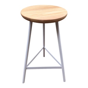 <span class=keywords><strong>Tabouret</strong></span> <span class=keywords><strong>de</strong></span> <span class=keywords><strong>bar</strong></span> en métal à pieds en forme d'épingles, design moderne pour salle à manger, hôtel ou café chaleureux - Product Image 1