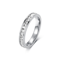 Bagues en acier inoxydable plaqué or 18 carats avec pierres CZ blanches et vertes pour femmes, bijoux de mode de Guangzhou, bagues en acier titane