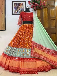 Hermosa Gota Trabajo Choli con Lehenga y Lehenga Bordado Set Fabricante Indio a Precio Razonable a Precio Mayorista - Product Image 2