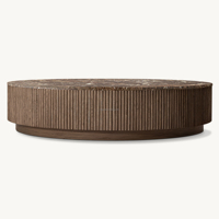 Table basse ovale en marbre naturel chêne clair de qualité supérieure, base cannelée moderne et organique, table centrale artisanale pour salon et villa