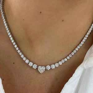 Collar de tenis de plata 925 con moissanita de corte redondo y corazón, diseño elegante para regalo de aniversario, compromiso o fiesta, estilo joyería - Product Image 1