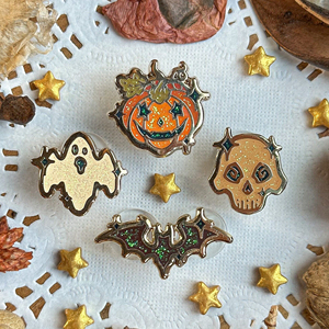 Nouvelles épingles à revers miniatures populaires pour Halloween, amis effrayants, badge personnalisé, chauve-souris, fantôme et maïs sucré, ensemble d'épingles en émail dur, paillettes - Product Image 1