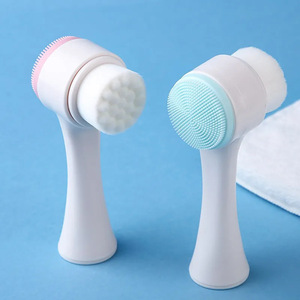 Brosse de nettoyage en gros, mini brosse nettoyante manuelle pour le visage, en silicone, à poils doux, double face, appareil portable - Product Image 1