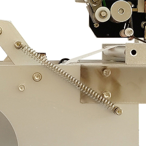 Semi Automatic Labeling <b>Machine</b> For Round <b>Bottles</b> Cans 20-130mm Diameter Electric Driven With Printer Easy To Operate - Product Image 4
