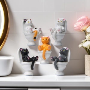 سلسلة مجسمات القطط الراتنجية العابرة للحدود بوضعيات الجلوس/الاستلقاء، مجسمات سيارة ثلاثية الأبعاد مضحكة للزينة - Product Image 3