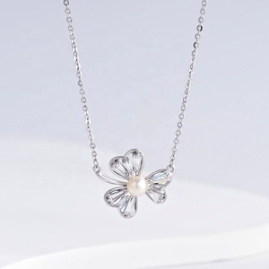 สร้อยคอจี้รูปโบว์โคลเวอร์เงินแท้ 925 ชุบทอง 14k ประดับมุกเม็ดเดียว ดีไซน์สวยเก๋สำหรับคุณแม่ สไตล์ฤดูร้อน - Product Image 1