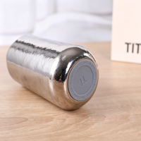 Bouteille d'eau isotherme en titane de 230 ml, mini, personnalisée, anti-fuite, haut de gamme, avec couvercle, maintien thermique 12-24 heures, vente en gros usine