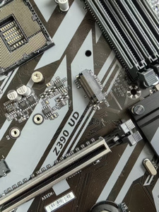 Z390 ATX LGA1151 4 * DDR4 ช่องใส่แรมคอมพิวเตอร์เดสก์ท็อปเมนบอร์ดสำหรับเล่นเกม Z390 PLUS เมนบอร์ด ATX เมนบอร์ด 4 ช่องหน่วยความจำ M - Product Image 3