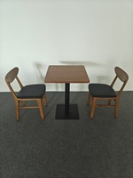 Tables à manger modernes en métal Ensemble de chaises Mobilier pour magasin de café Utilisation des meubles de restaurant
