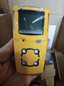 BW 4 1 Gas Detector Gasalertmicroclip Electronic Oxygen Yellow Gas Leak Detector 0-100 Ppm Measurement Range - Product Image 1